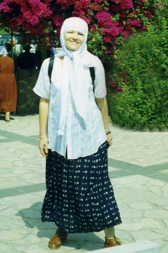 Екатерина Жемчужная Одевает Блузку – Цыганка Аза (1987)